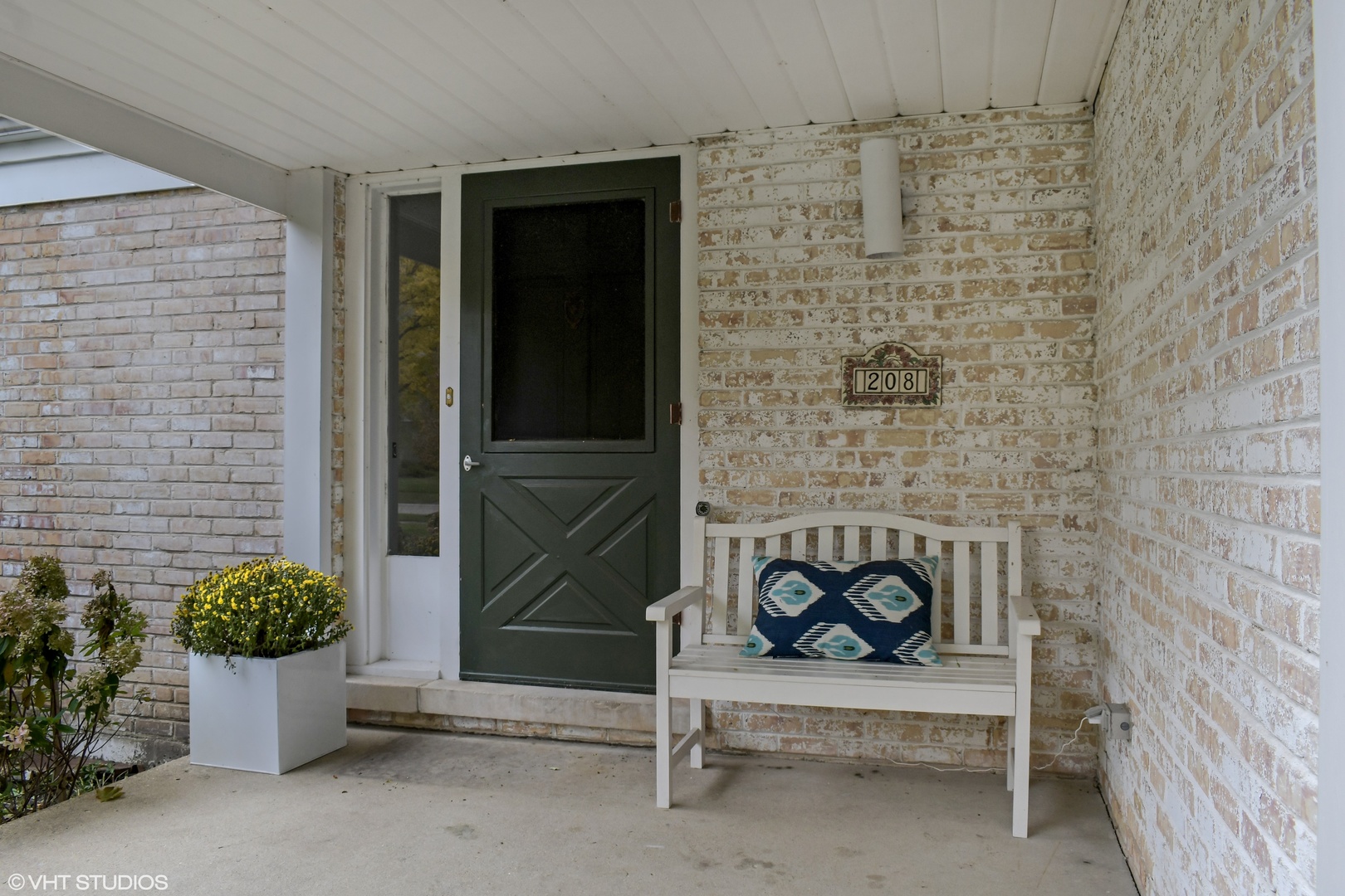 208 Sunset Terrace Lake Bluff, IL 60044 - Photo 14 of 14 a view of entryway with outdoor seating