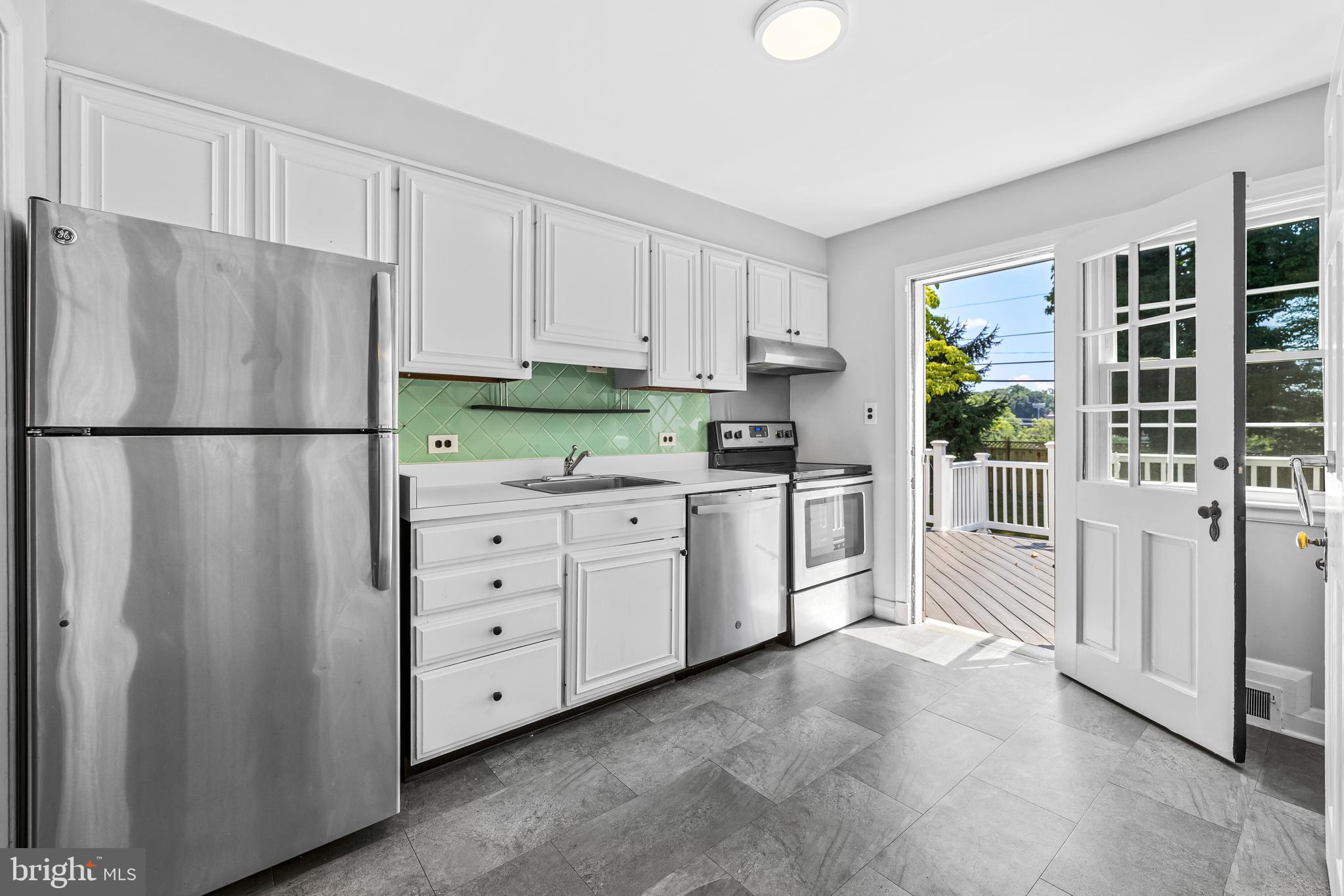 401 Alabama Road Towson, MD 21204 - Photo 11 of 35 Kitchen