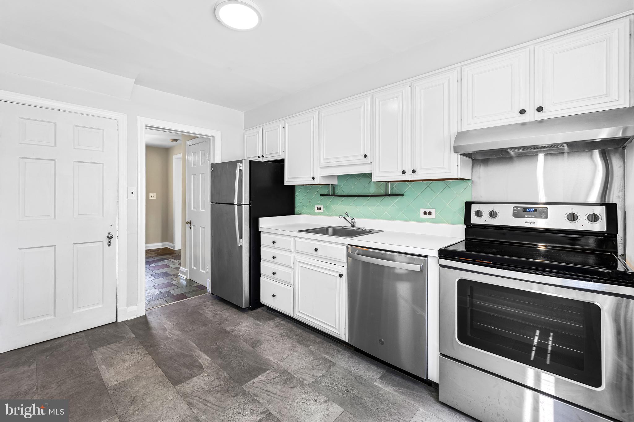 401 Alabama Road Towson, MD 21204 - Photo 12 of 35 Kitchen