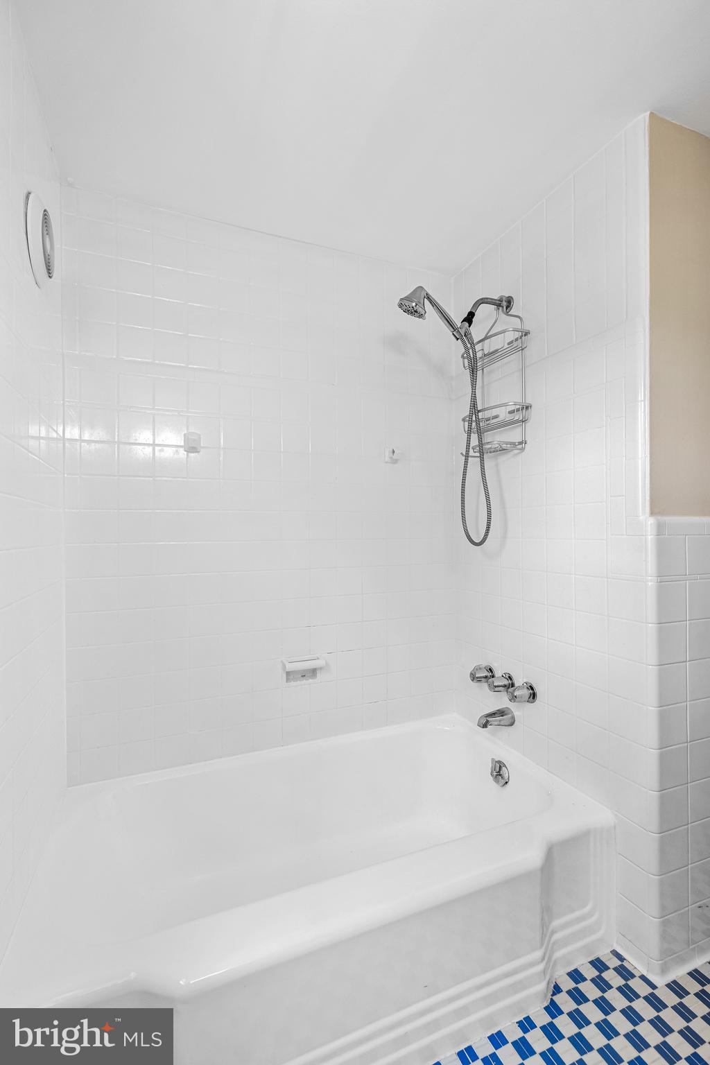 401 Alabama Road Towson, MD 21204 - Photo 20 of 35 Hall Bath