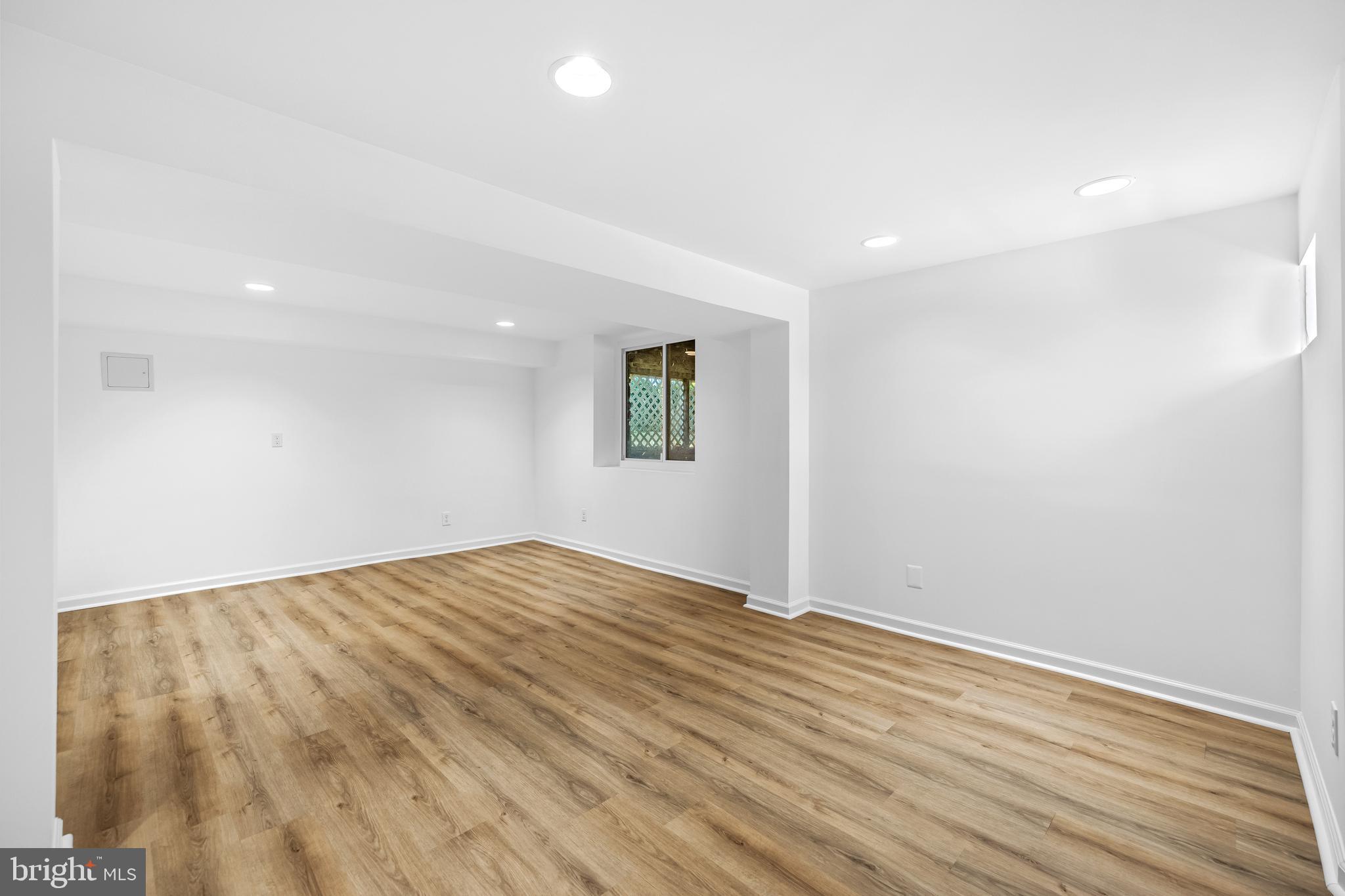 401 Alabama Road Towson, MD 21204 - Photo 22 of 35 Family Room