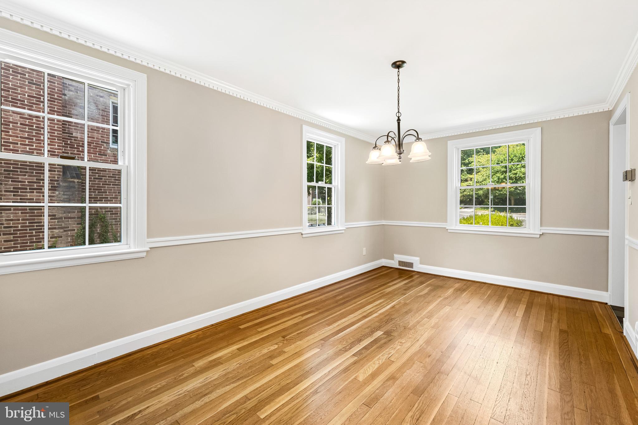 401 Alabama Road Towson, MD 21204 - Photo 9 of 35 Dining Room