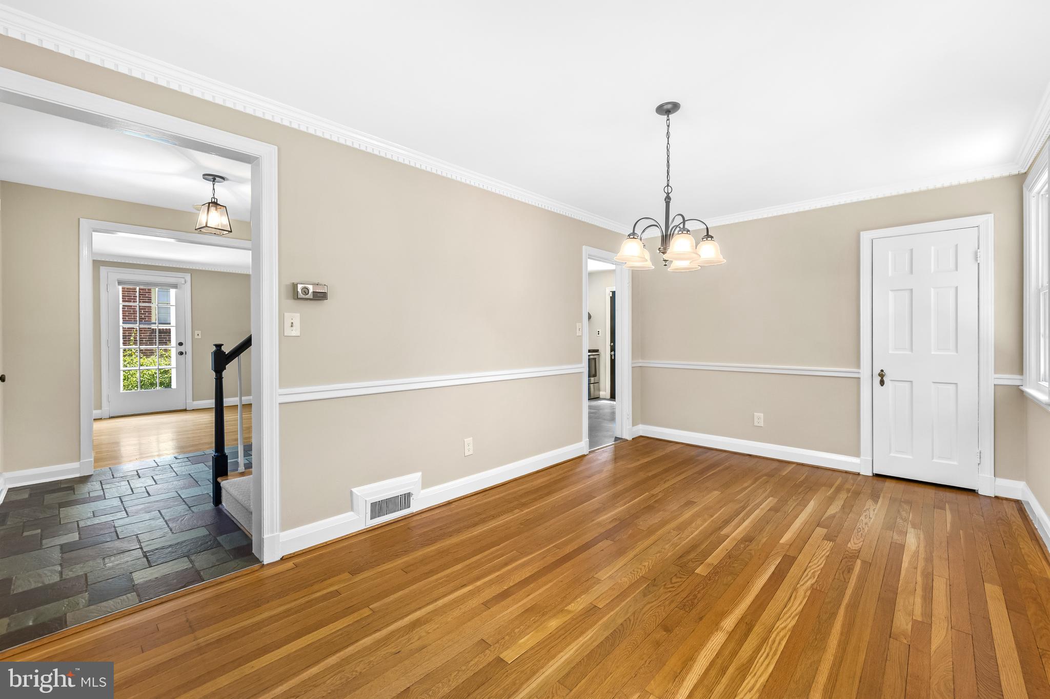 401 Alabama Road Towson, MD 21204 - Photo 10 of 35 Dining Room
