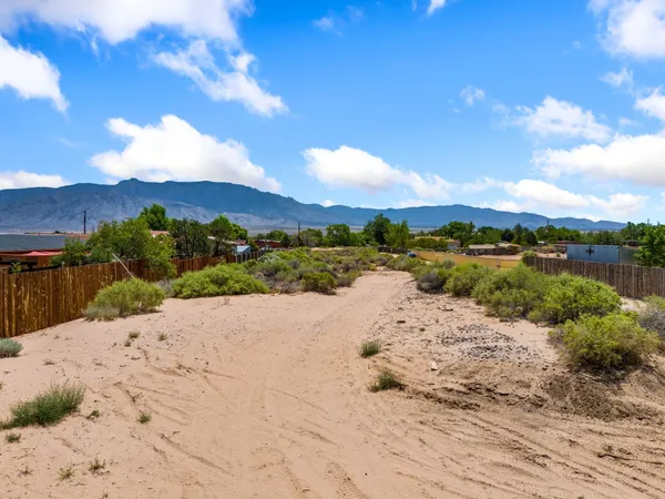 $175,000 | 120 Barnard Road, Corrales, NM 87048