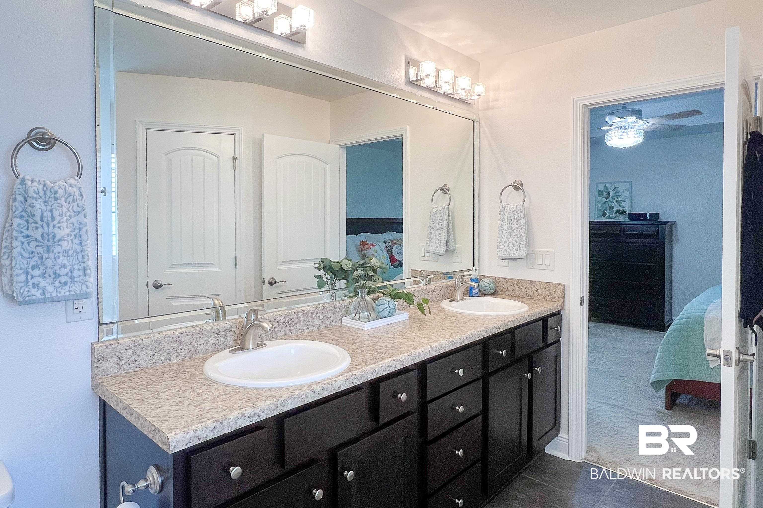 18926 Isleworth Way Foley, AL 36535 - Photo 19 of 33 Primary Bathroom