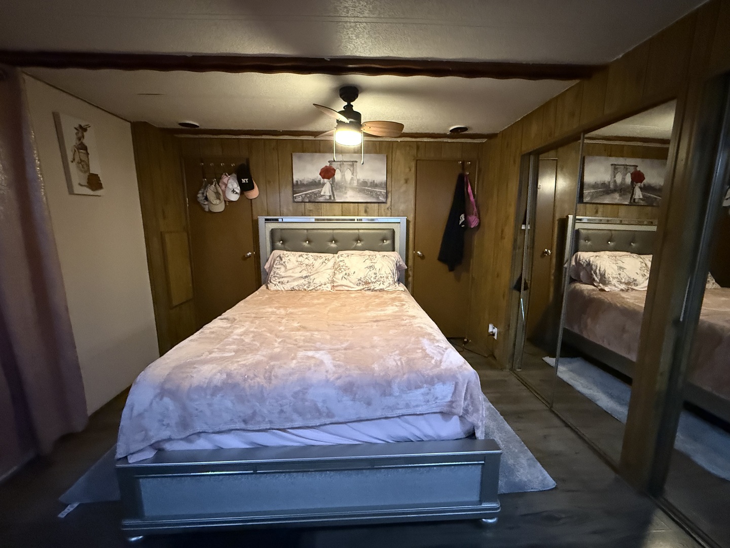516 Prairie Road Matteson, IL 60443 - Photo 17 of 25 a room with kitchen island a counter space and wooden floor
