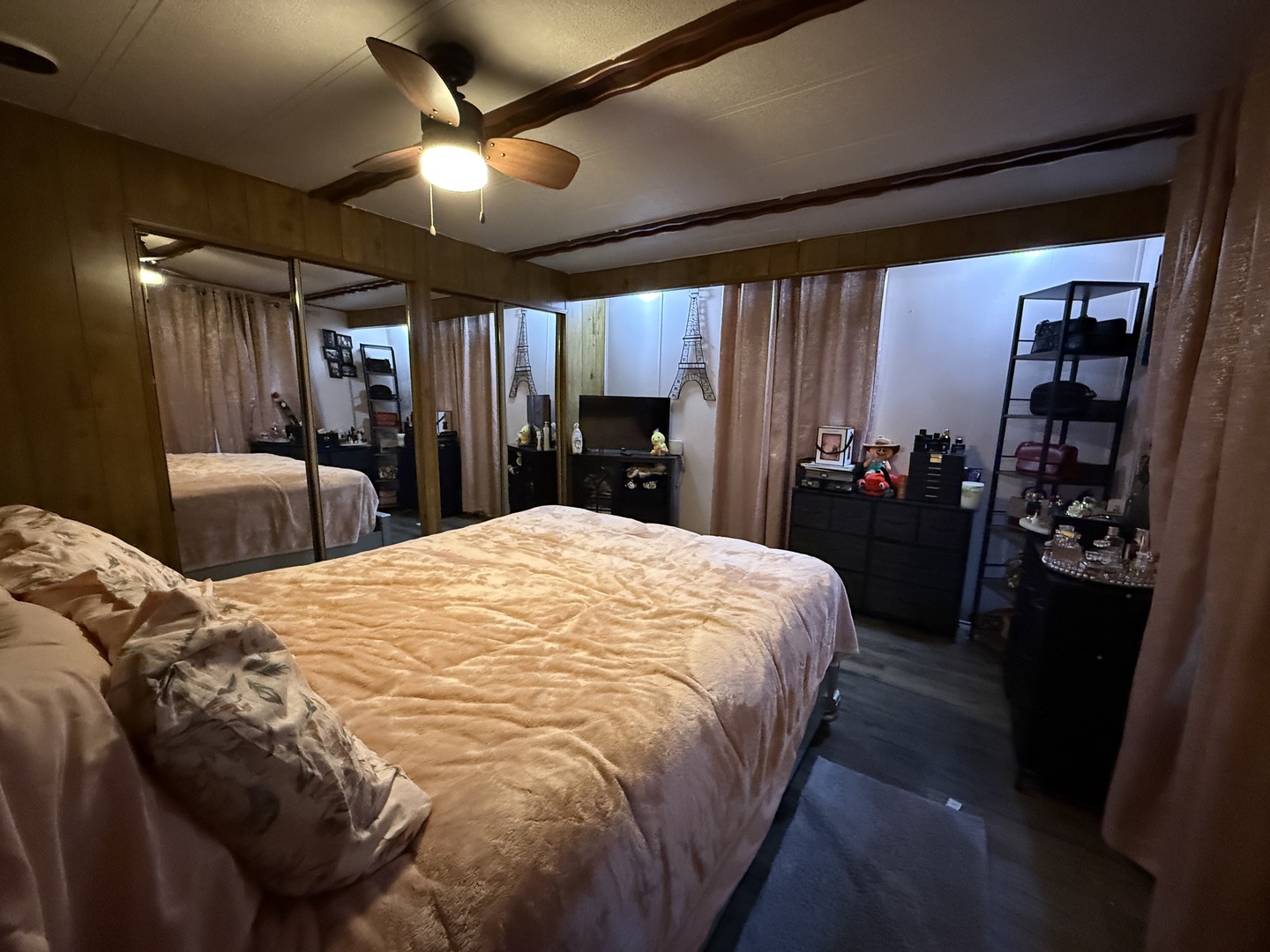 516 Prairie Road Matteson, IL 60443 - Photo 20 of 25 a bed sitting in a bedroom next to a bedroom