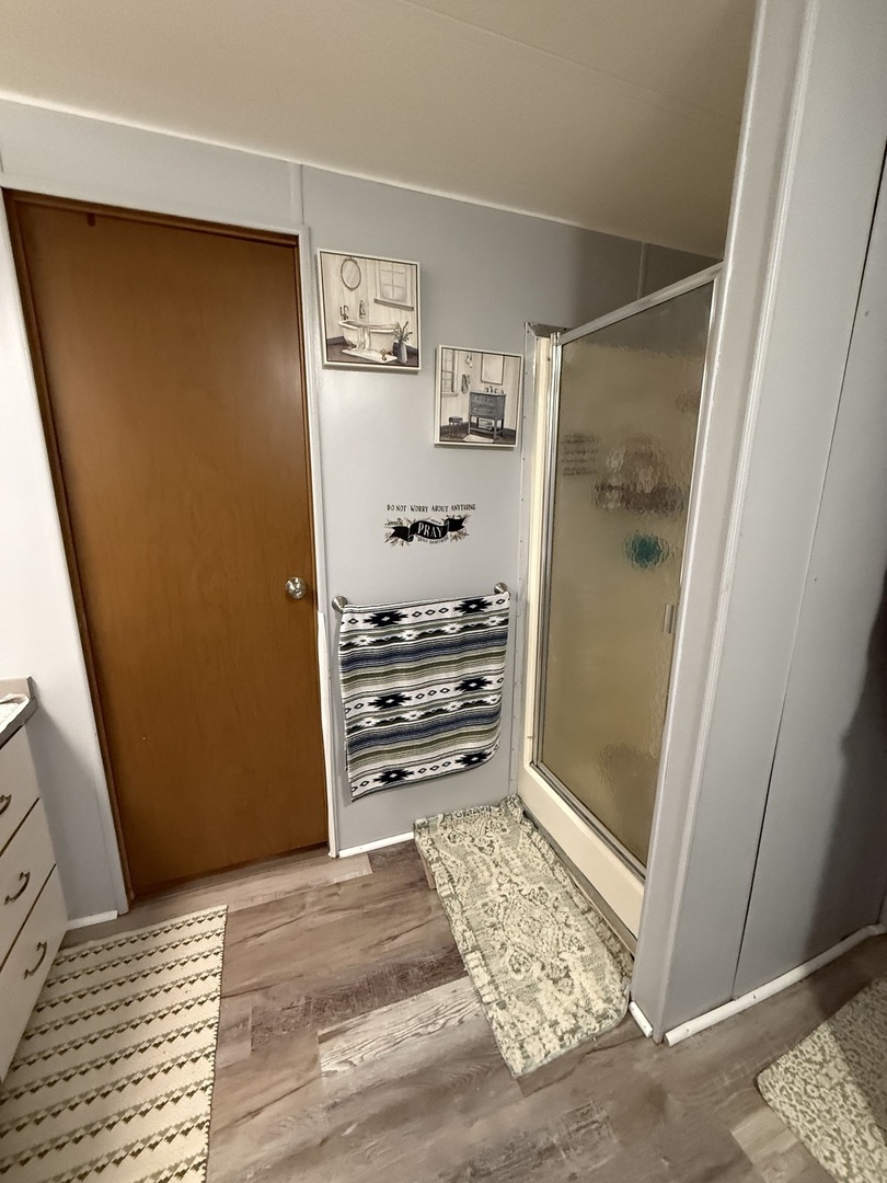 516 Prairie Road Matteson, IL 60443 - Photo 9 of 25 a view of walk in closet with empty racks