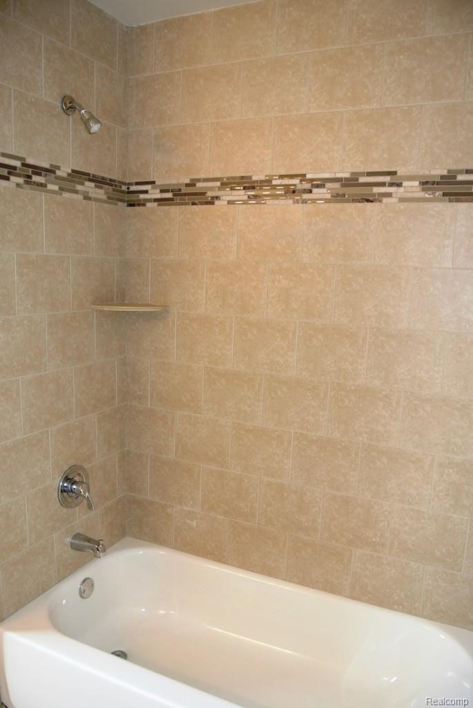 79155 Capac Road Armada, MI 48005 - Photo 25 of 28 Full Bathroom
