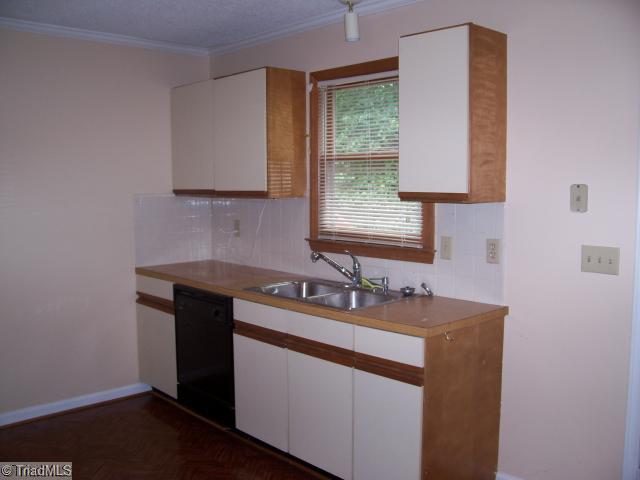 800 Crooked Run Road Rural Hall, NC 27045 - Photo 4 of 8 Kitchen.