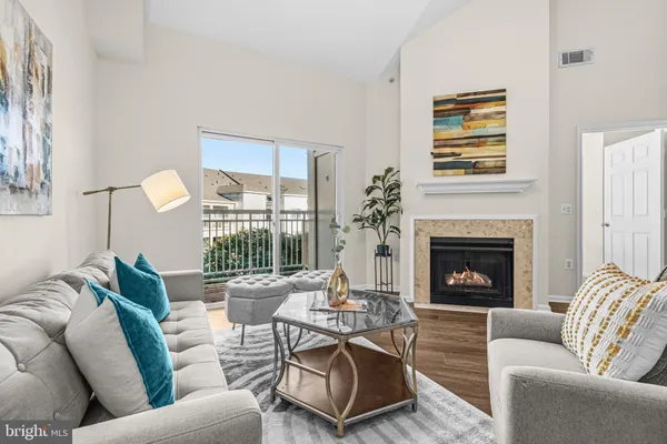$475,000 | 9480 Virginia Center Boulevard, Unit 424, Vienna, VA 22181
