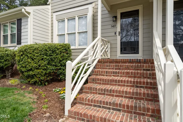 a view of a large building