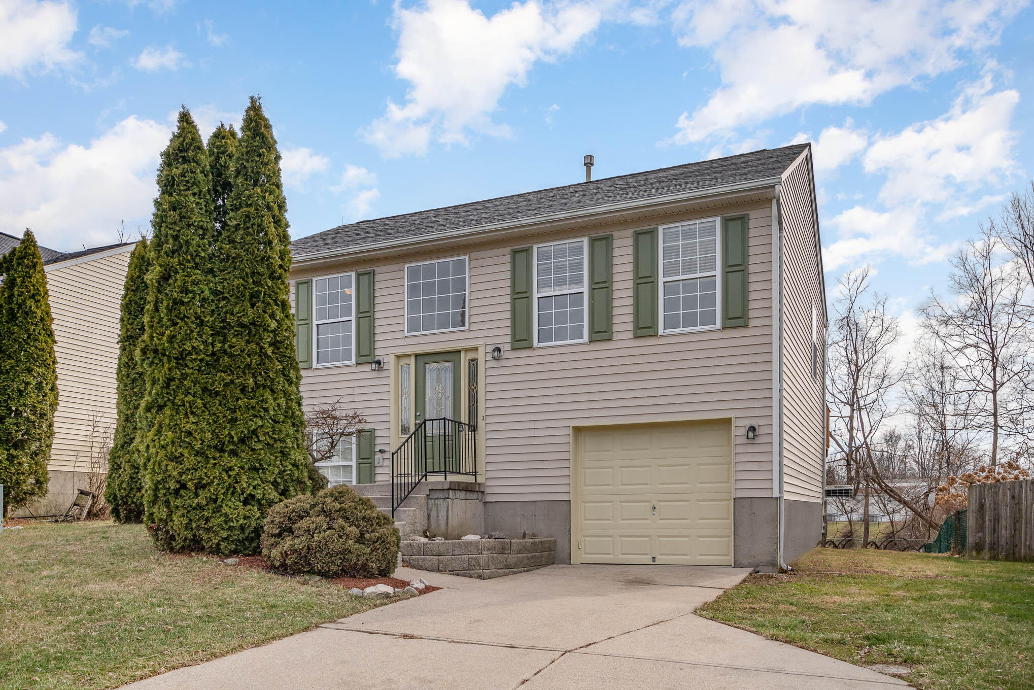 10374 Remy Lane Florence, KY 41042 - Photo 1 of 24 Gallery Image 1