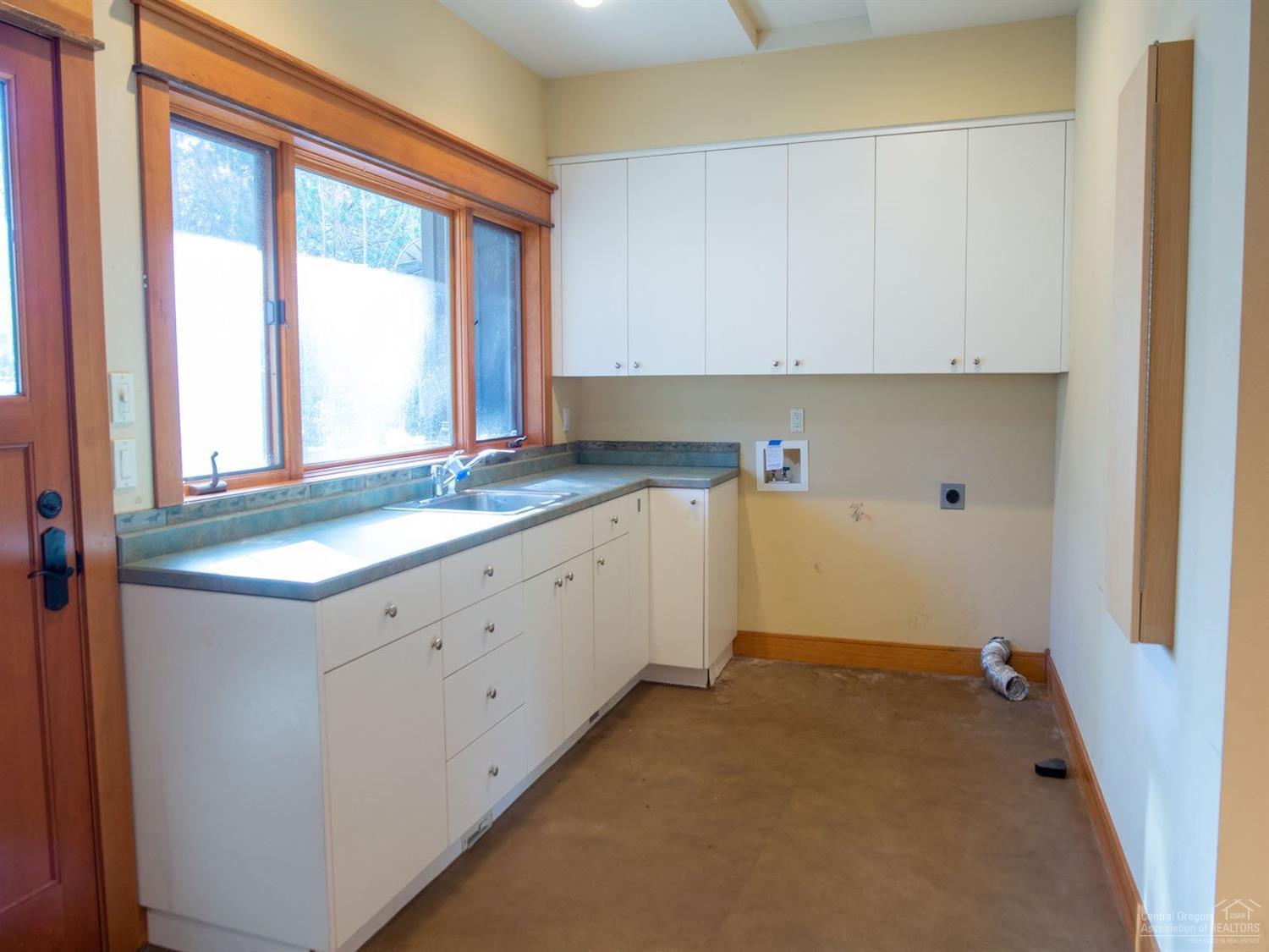 65725 Gerking Market Road Bend, OR 97703 - Photo 11 of 23 Gallery Image 11