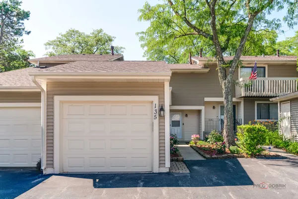 $325,000 | 135 Brandywine Court, Vernon Hills, IL 60061