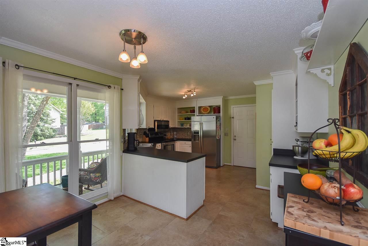 705 Spring Meadow Way Simpsonville, SC 29680 - Photo 7 of 31 Gallery Image 7