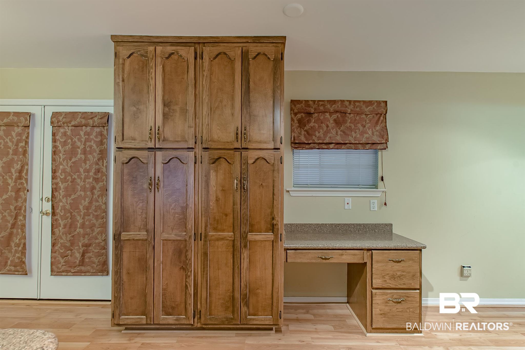 138 Fairway Drive Daphne, AL 36526 - Photo 14 of 34 Built-in Pantry
