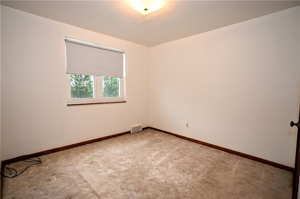 2105 Ridge Road McKeesport, PA 15135 - Photo 17 of 44