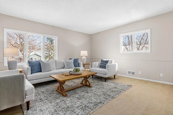 $395,000 | 1127 Oakcrest Avenue, Roseville, MN 55113