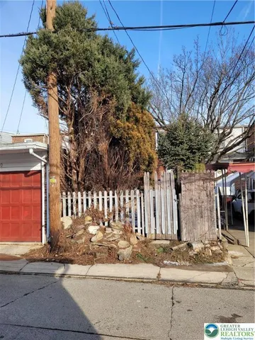 $1,350 | 210 South 17th Street, Allentown, PA 18104