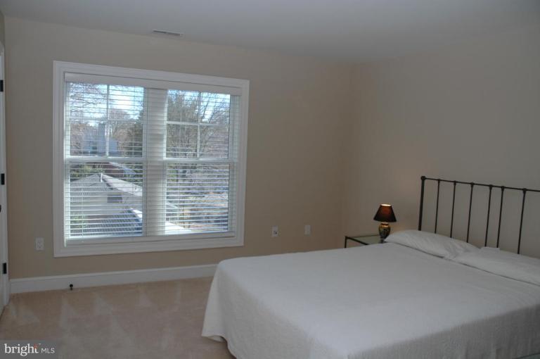 6105 Walhonding Road Bethesda, MD 20816 - Photo 18 of 22 Bedroom #5