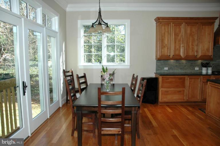 6105 Walhonding Road Bethesda, MD 20816 - Photo 4 of 22 Breakfast Area