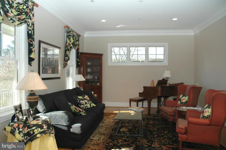 6105 Walhonding Road Bethesda, MD 20816 - Photo 6 of 22 Living Room