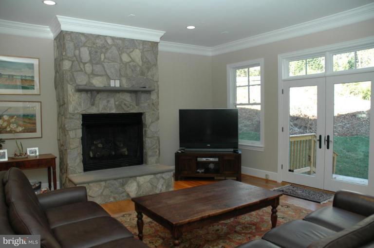 6105 Walhonding Road Bethesda, MD 20816 - Photo 7 of 22 Family Room