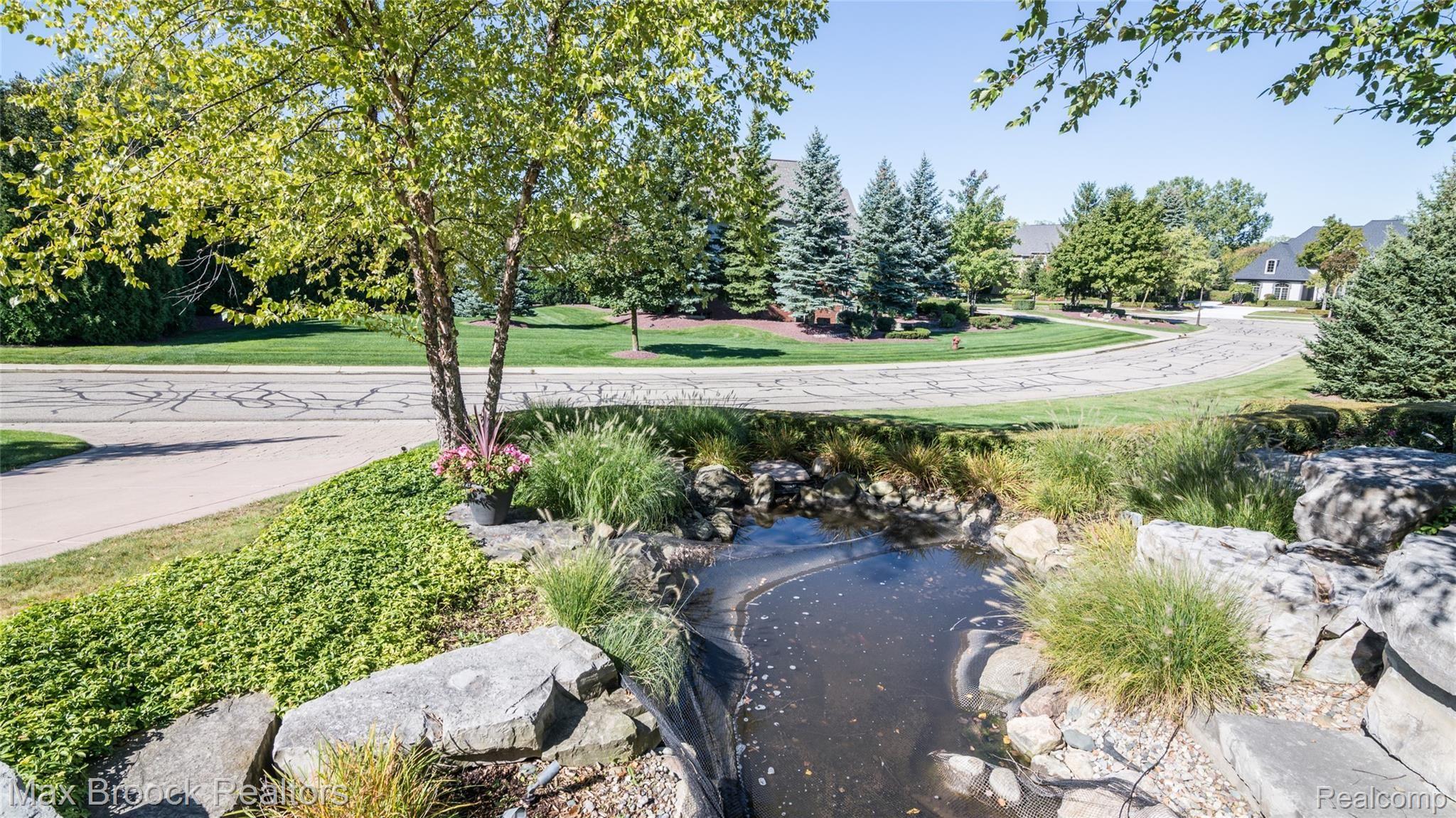 5525 Leeds Court Rochester, MI 48306 - Photo 97 of 99 009_115.jpg