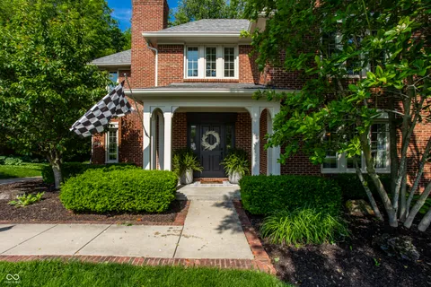 $1,300,000 | 4626 Woods Edge Drive, Zionsville, IN 46077