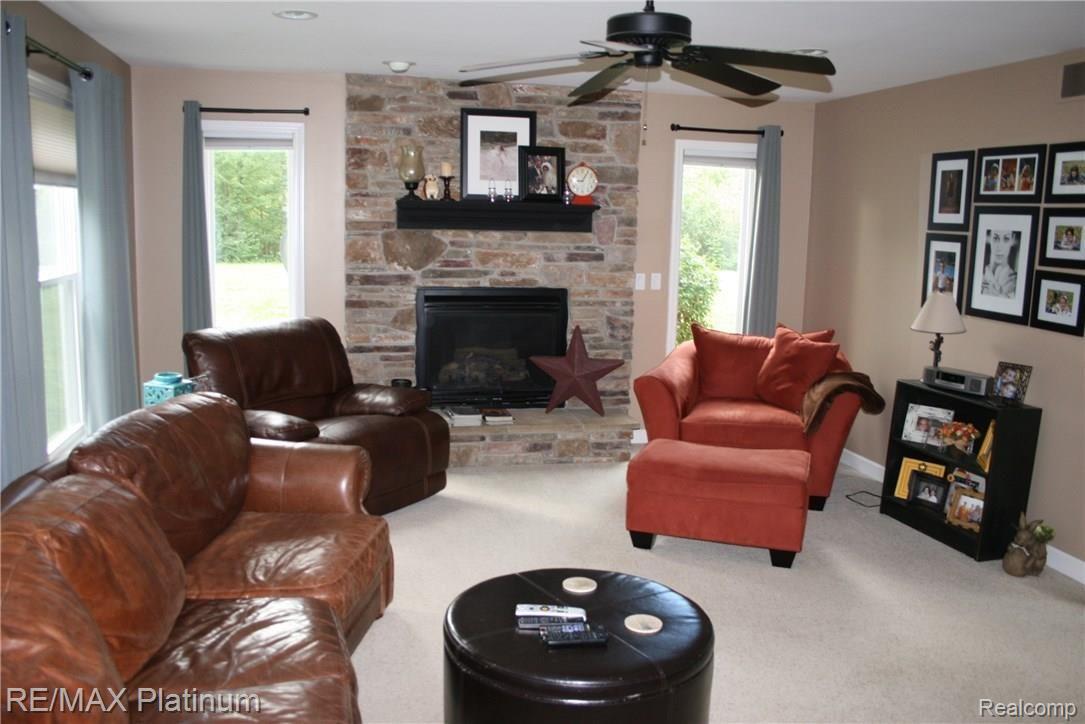 23200 Chubb Road South Lyon, MI 48178 - Photo 11 of 25 IMG_2643.jpg