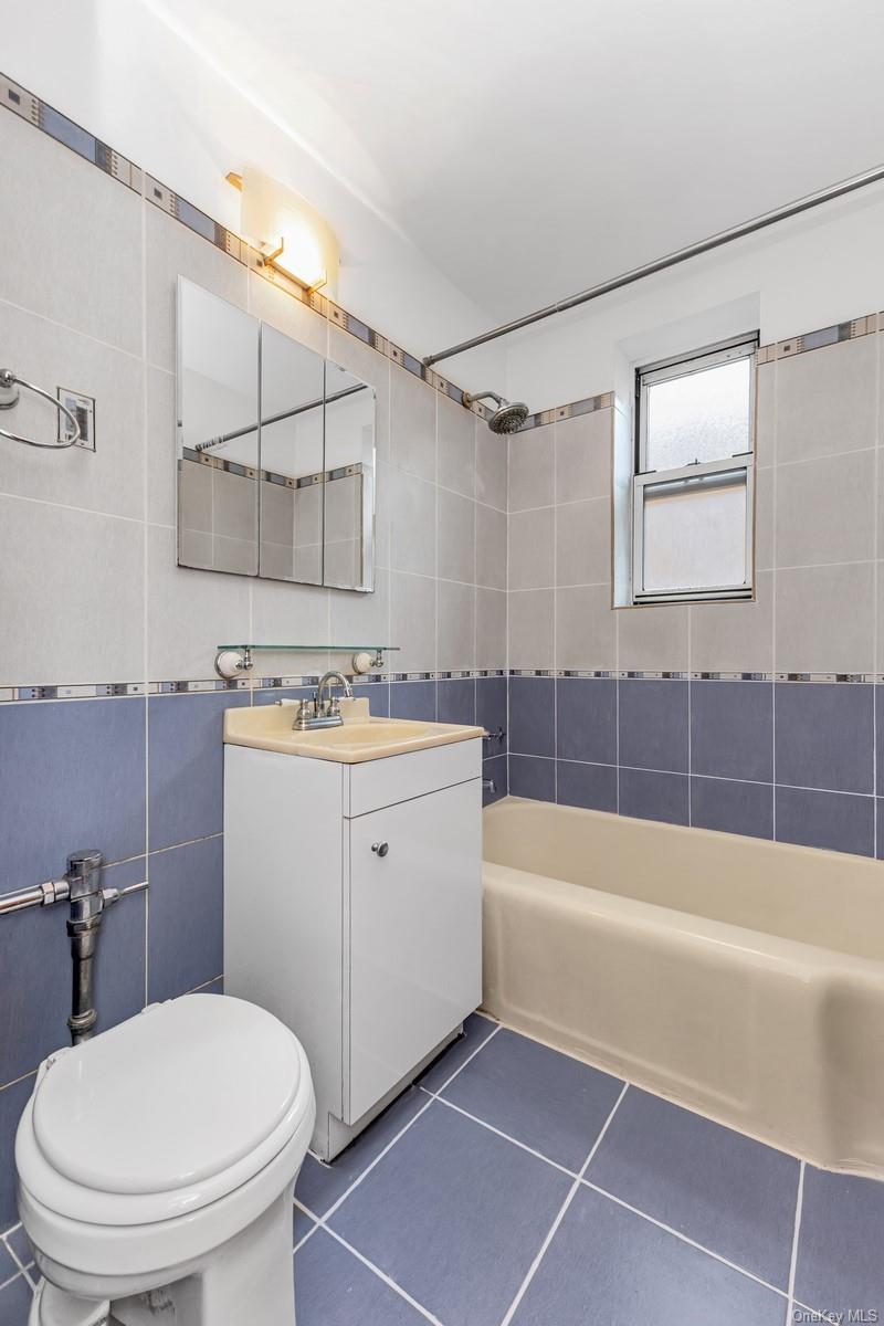 105-25 67th Road, Unit 4A Queens, NY 11375 - Photo 6 of 7 Bathroom
