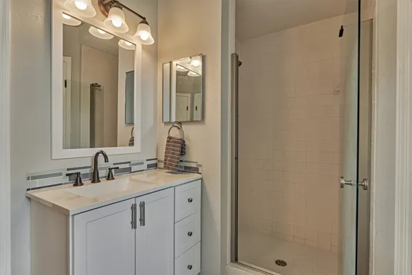 $595,000 | 19 Greentwig Place, Spring, TX 77381