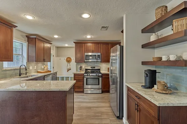 $595,000 | 19 Greentwig Place, Spring, TX 77381