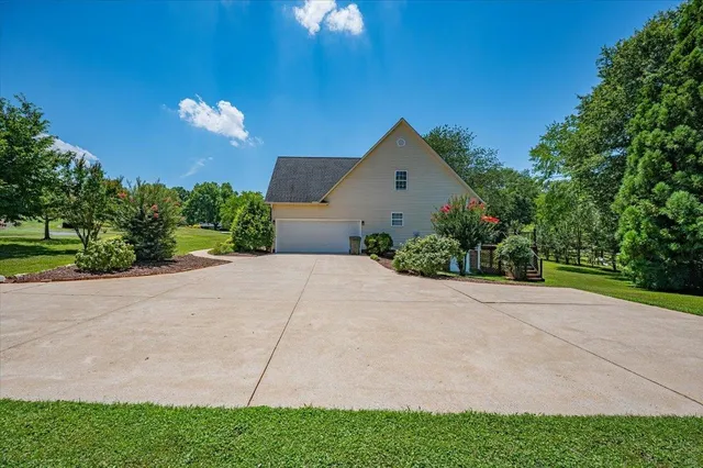 $600,000 | 101 Plantation Drive, Moore, SC 29369