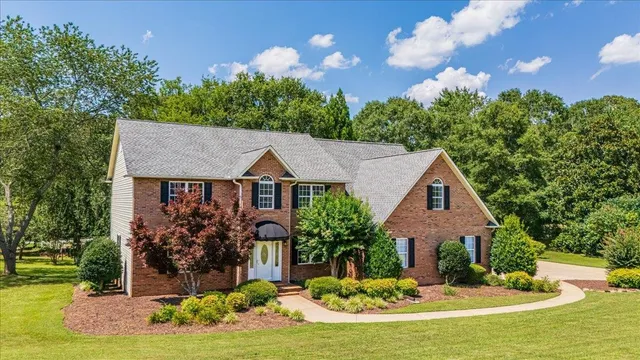 $600,000 | 101 Plantation Drive, Moore, SC 29369