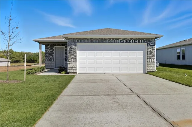 $274,990 | 20821 Rushmore Street, Edgerton, KS 66021