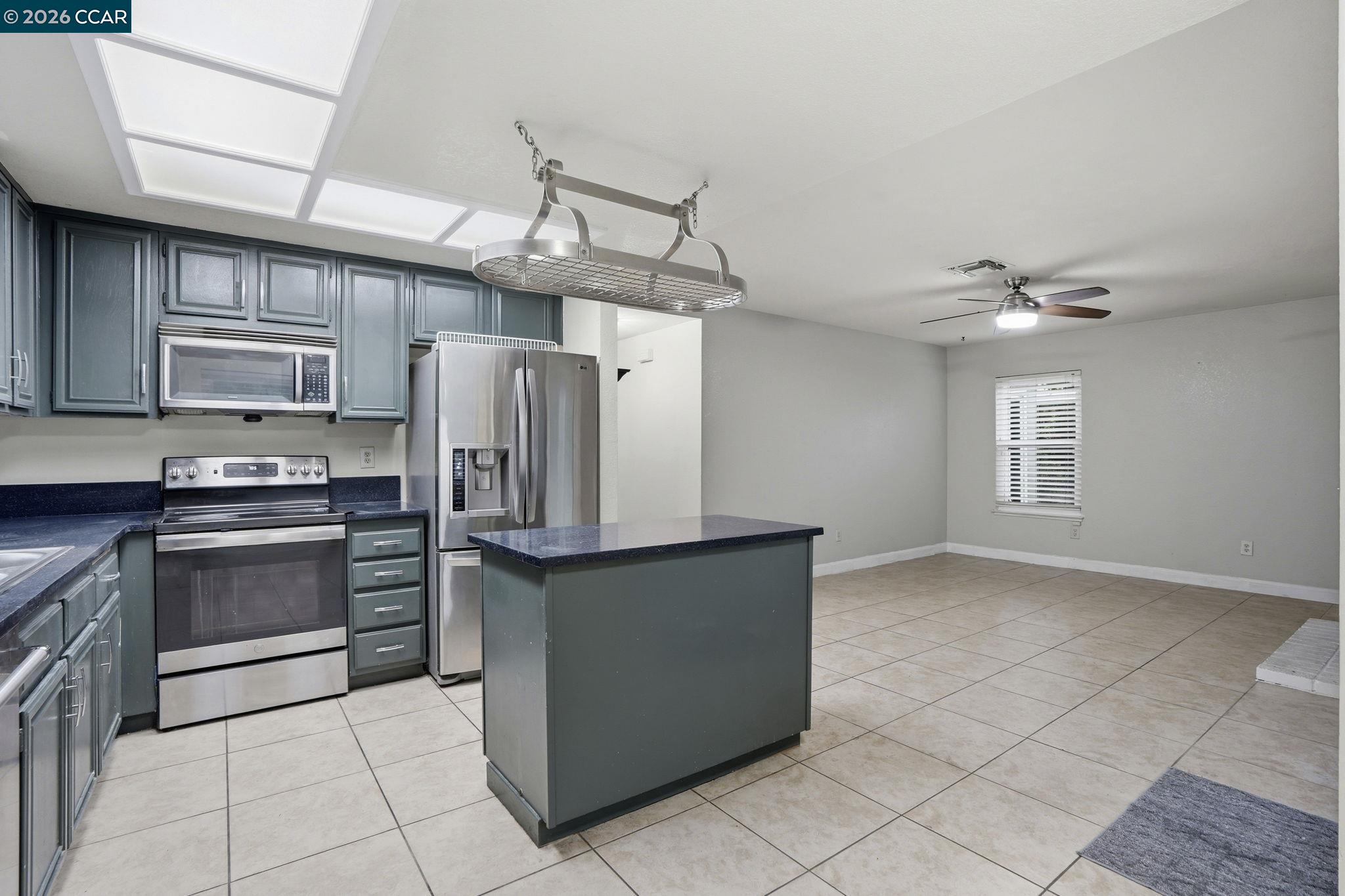 4512 Deer Ridge Way Antioch, CA 94531 - Photo 14 of 43
