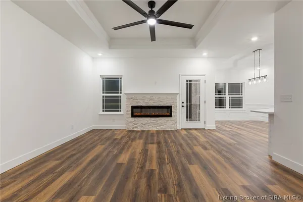 $369,900 | 422 Pine Dr Circle, Henryville, IN 47126