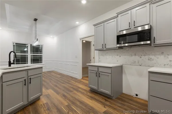 $369,900 | 422 Pine Dr Circle, Henryville, IN 47126