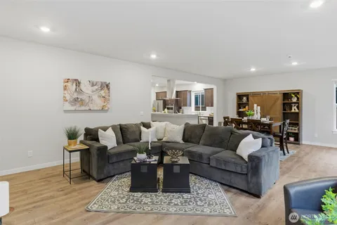 $895,000 | 10067 Veteran Avenue, Gig Harbor, WA 98332