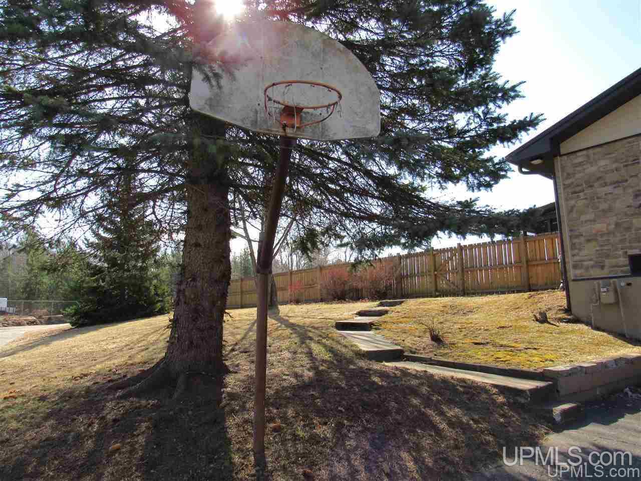 100 South Spruce Lanse, MI 49946 - Photo 8 of 50