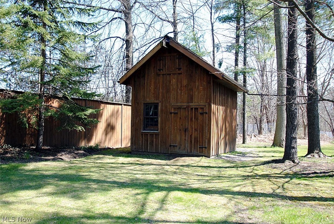5085 Brainard Road Solon, OH 44139 - Photo 17 of 24 GENEROUSLY SIZED OUTBUILDING CAN BE USED FOR VARIOUS NEEDS