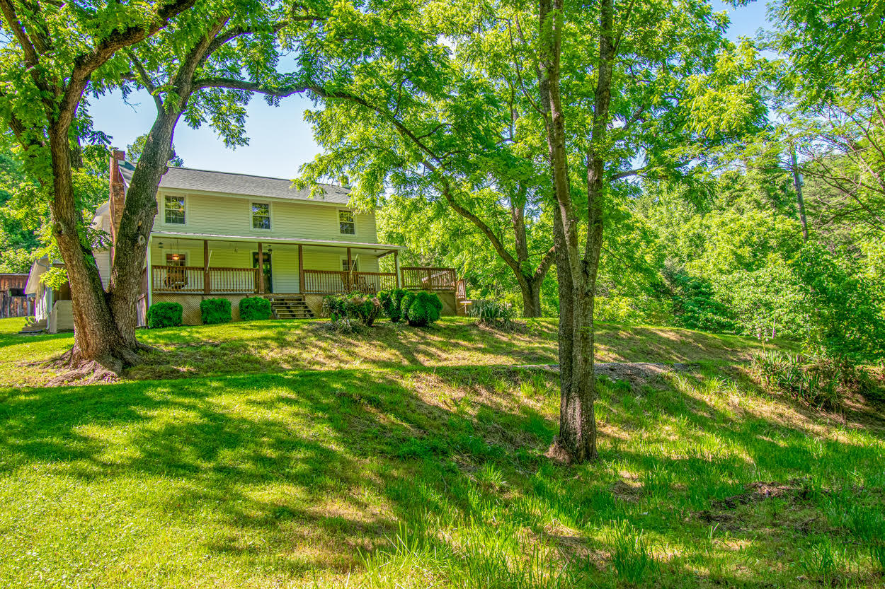 397 Church Hill Road Buchanan, VA 24066 - Photo 3 of 42 3