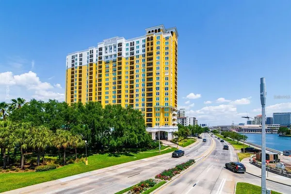 $2,800 | 345 Bayshore Boulevard, Unit 609, Tampa, FL 33606