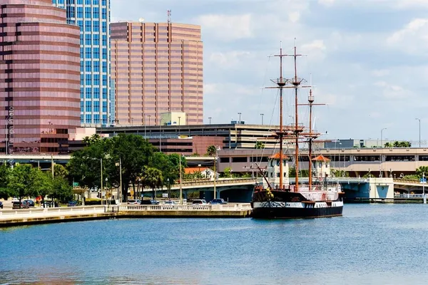 $2,800 | 345 Bayshore Boulevard, Unit 609, Tampa, FL 33606