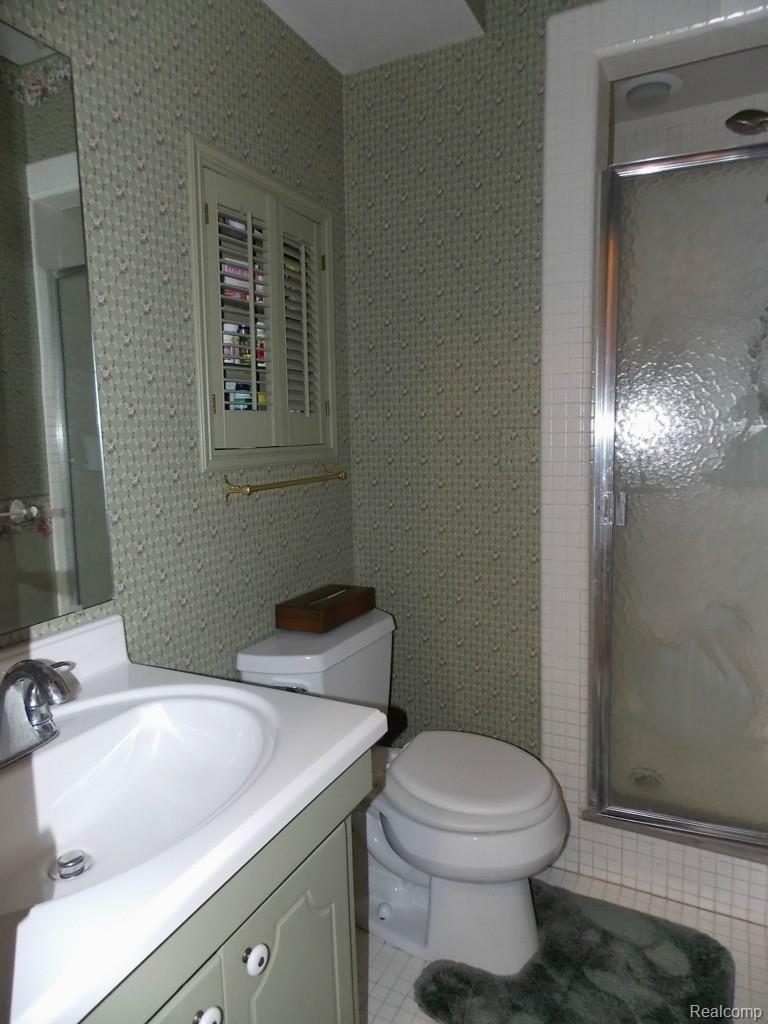 1745 Oakstone Drive Rochester, MI 48309 - Photo 26 of 27 2nd Full Bath