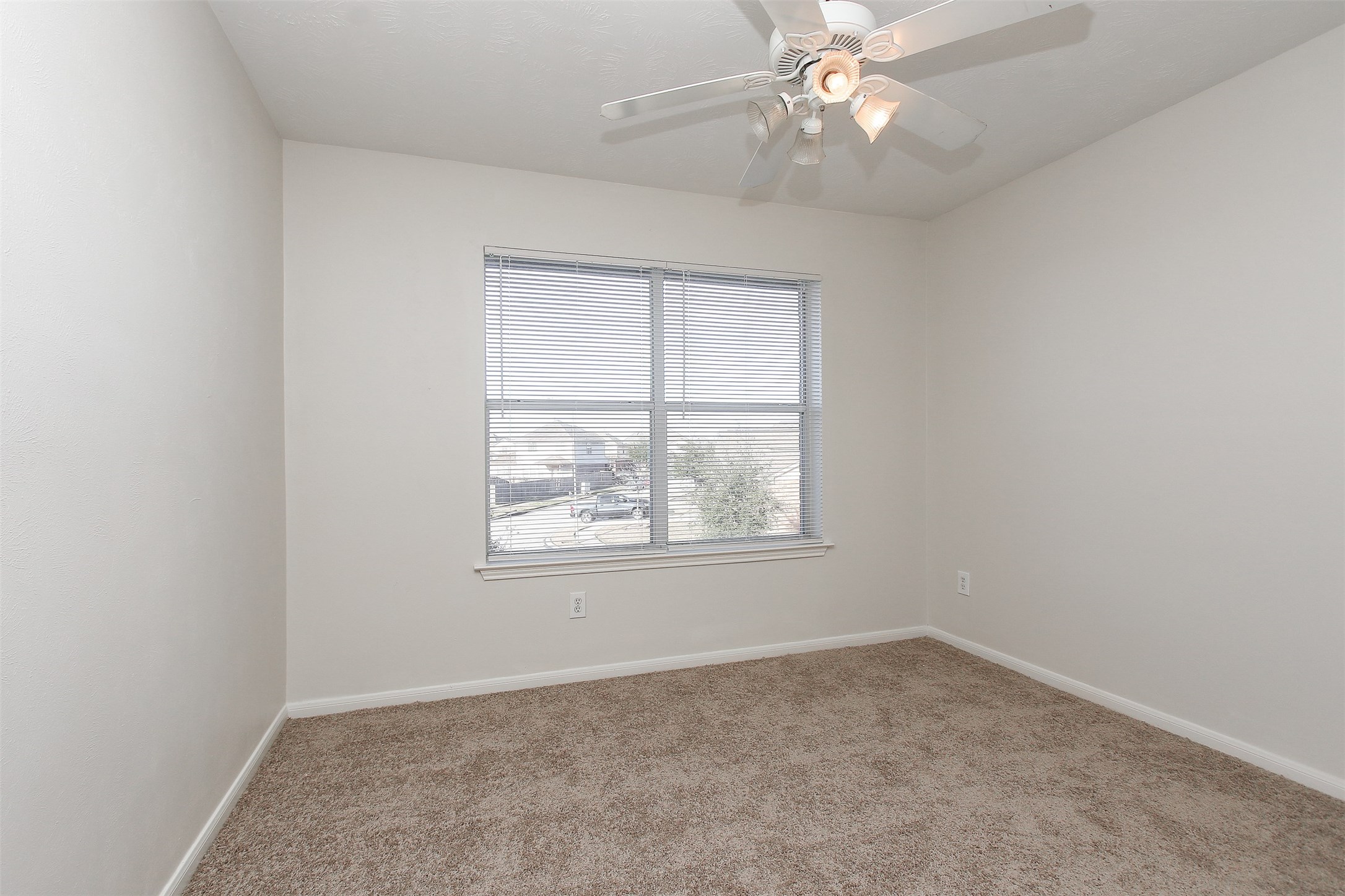 6103 Menor Crest Drive Spring, TX 77388 - Photo 31 of 41 2nd bedroom upstairs