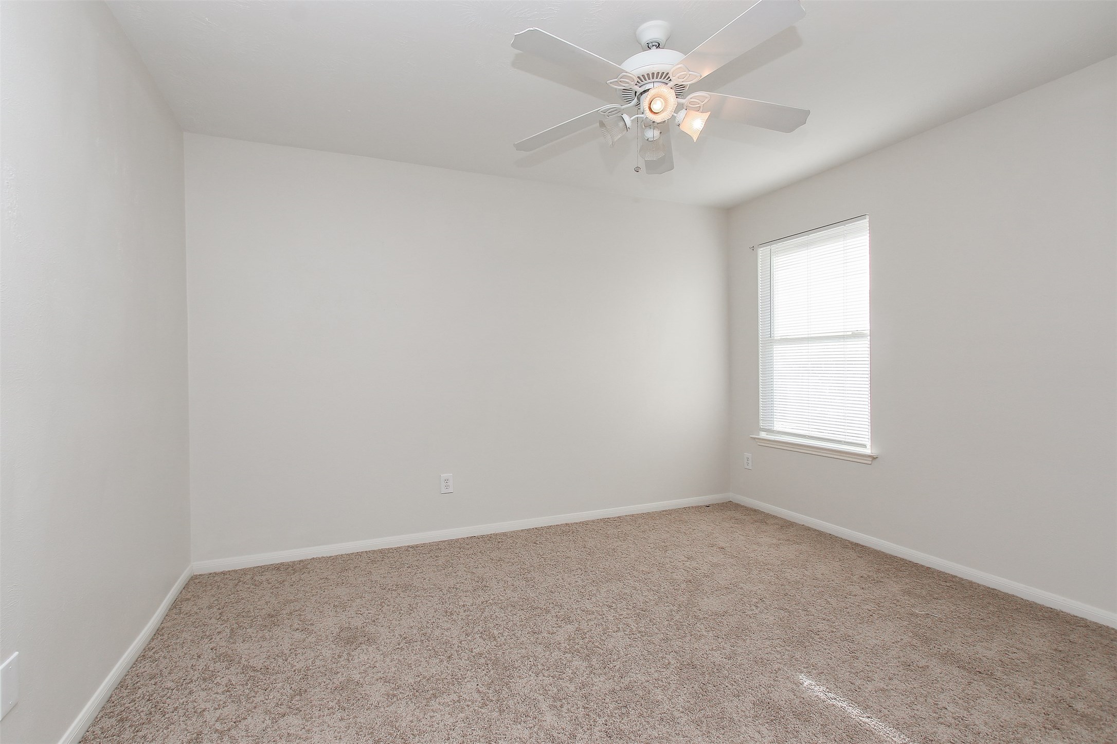 6103 Menor Crest Drive Spring, TX 77388 - Photo 34 of 41 3rd bedroom upstairs