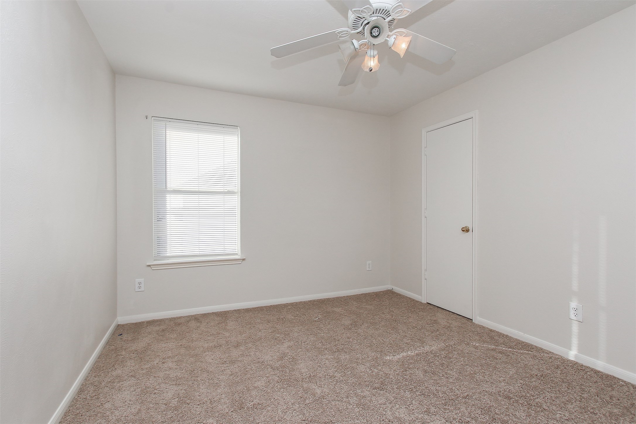6103 Menor Crest Drive Spring, TX 77388 - Photo 35 of 41 3rd bedroom upstairs